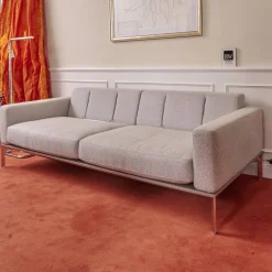 Sofa Spirit Bezug Mara 1763 181 Grau Chromfüße Und Holzsockel In Taupe mit 2 Kissen