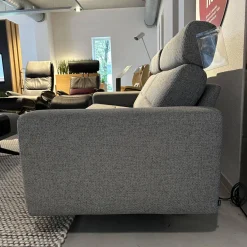 Sofa Stella Bezug Stoff Erica 596 Grey 12 Grau Gestell Metall Schwarz Inklusive Zwei Kopfstützen