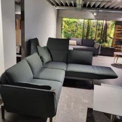 Sofa Stoff 24 516 Flaschengrün Grün Grau Gestell Stahl Feinstruktur RAL 7022 Umbragrau Pulverbeschichtet Matt