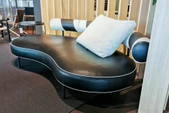 Sofa Supermax Leder Pelle N412 Schwarz Rückenlehne Schwarz Weiß Gestell Metall Brüniert