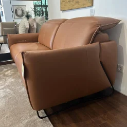 Sofa Vitis Leder Montana Cognac Braun Füße 01BL Black Schwarz Mit Ausklappbarer Fußablage