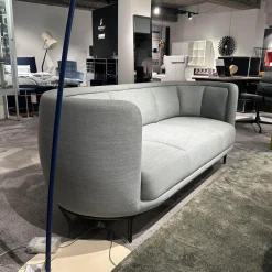 Sofa Vuelta 25640 Stoff F Tekla Platin Grau Füße Metall Bronze