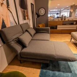 Sofabank Liege 140 Stoff 3041 Zeltgrau Winkelfuß Schwarz Mit Klappbaren Armteilen