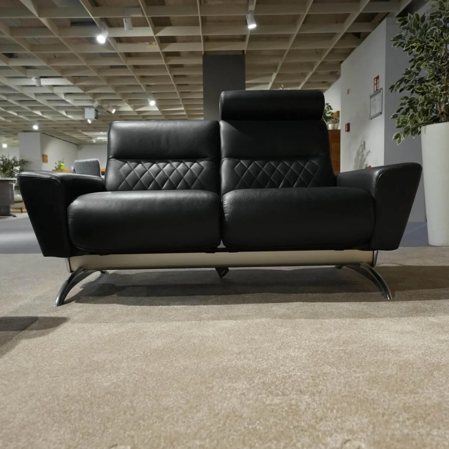 Sofagruppe Michelle Leder Cori 19 Schwarz Füße Aluminium Inklusive Kopfstütze