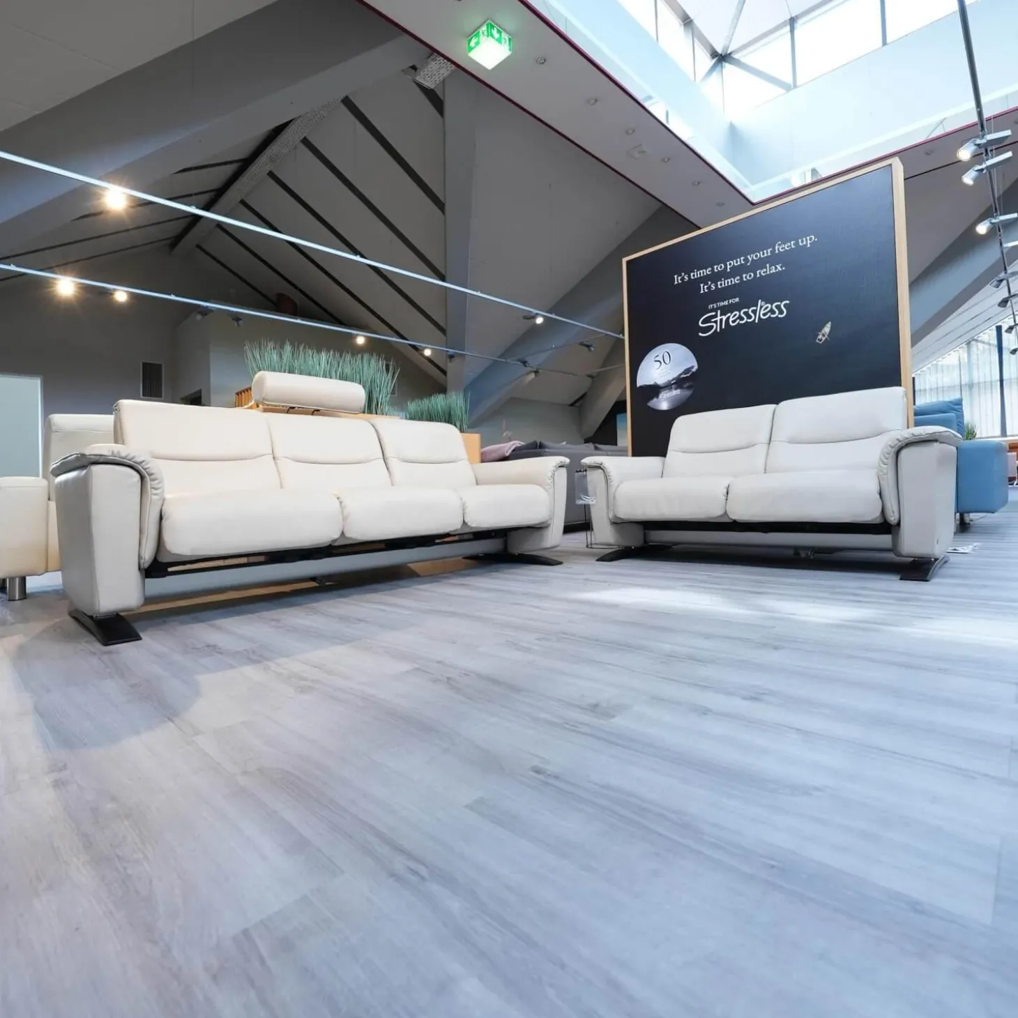 Sofagruppe Panorama Leder Cori Fog Grau Beige Holbogen Wenge Mit Balance Adapt Und Nackenkissen