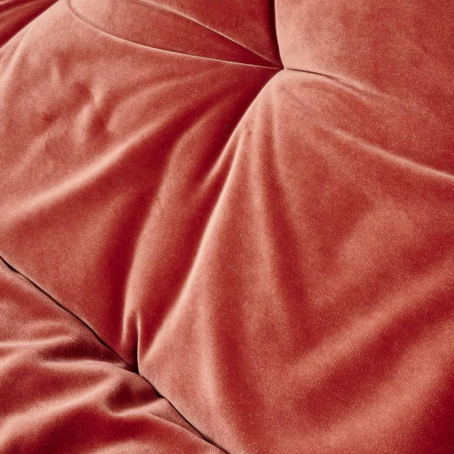 Soulmate Sofa 220/110 Stoff City Velvet Reloaded CA7832/063 Rot