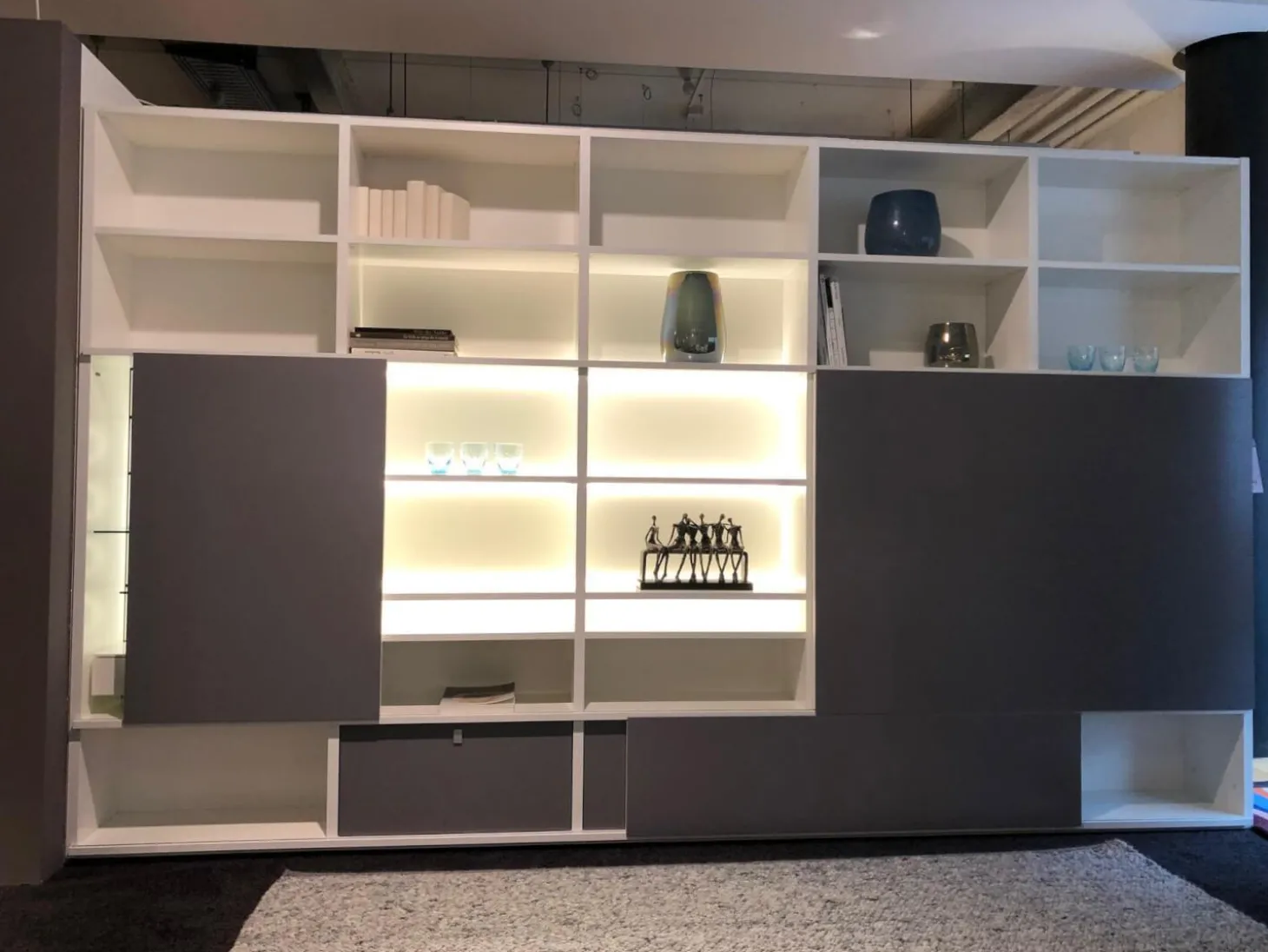 Studimo Wohnwand Lack Matt Nebel Weiß mit Bar-Element und TV-Feld