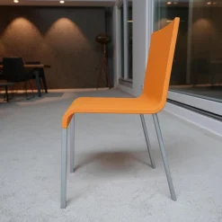 Stuhl 03 Sitzschalenfarbe Mango Untergestell Pulverbeschichtet Silber Glatt