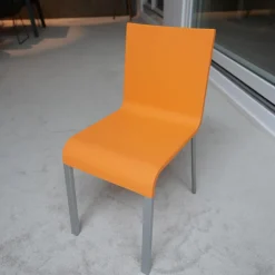 Stuhl 03 Sitzschalenfarbe Mango Untergestell Pulverbeschichtet Silber Glatt