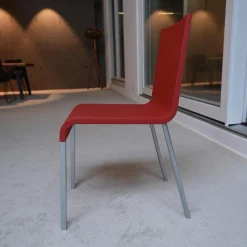 Stuhl 03 Sitzschalenfarbe Signalrot Untergestell Pulverbeschichtet Silber Glatt