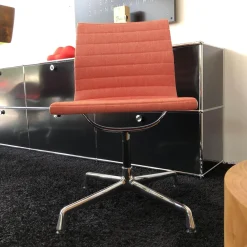 Stuhl Aluminium Chair EA 101 Stoff Hopsak Poppy Red Elfenbein