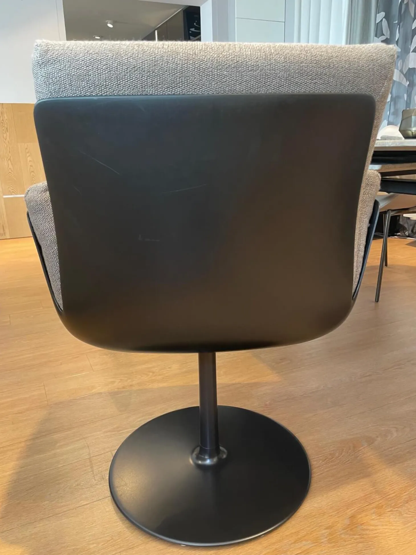 Stuhl Alvo Stoff 9127 Braun Tellerfuß Schwarz