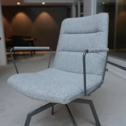 Stuhl Arva Light Stoff Hallingdal 116 4-Fuß-Stern-Gestell In Struktur M 15 Eisenblank