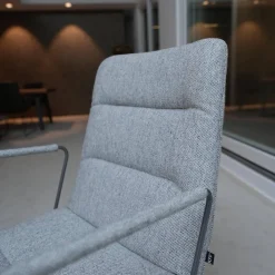 Stuhl Arva Light Stoff Hallingdal 116 4-Fuß-Stern-Gestell In Struktur M 15 Eisenblank