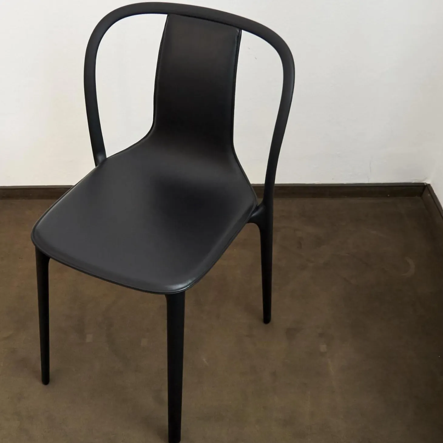 Stuhl Belleville Textil Leder Premium Schwarz Gestell Polyamid Spritzguss Tiefschwarz