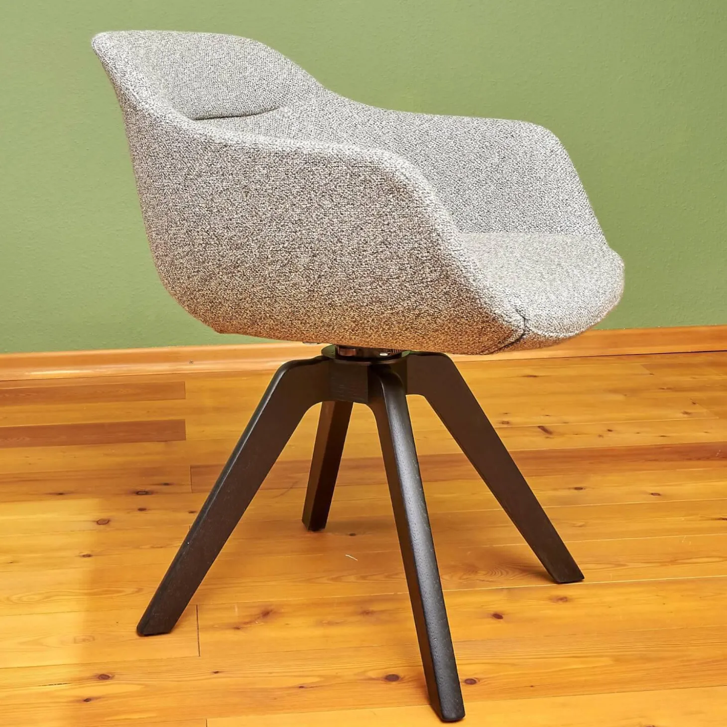 Stuhl Cara Mit Armlehnen Stoff Mara BW 1763 383 Grau Gestell Eiche Schwarz Gebeizt