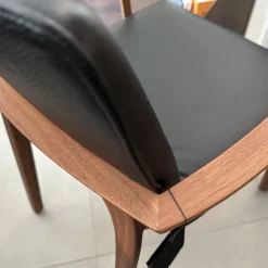 Stuhl Challenge 2911 Leder Schwarz Gestell Nussbaum Massiv