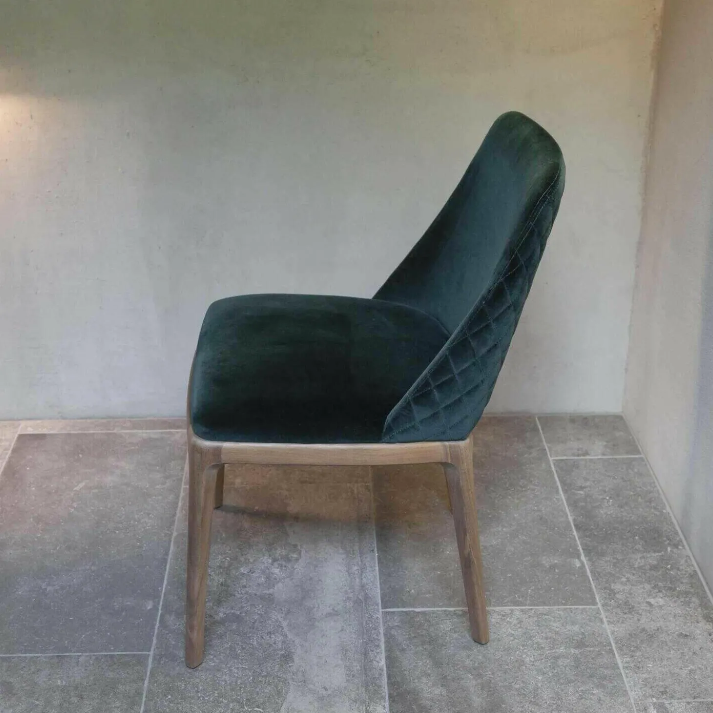 Stuhl Cloe Nussbaum-Massivholz Stoff Harald Samt Grün Blau