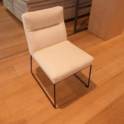 Stuhl D Fine Bezug Stoff Lisboa 05 Creme Rosa Kufengestell Struktur Schwarz