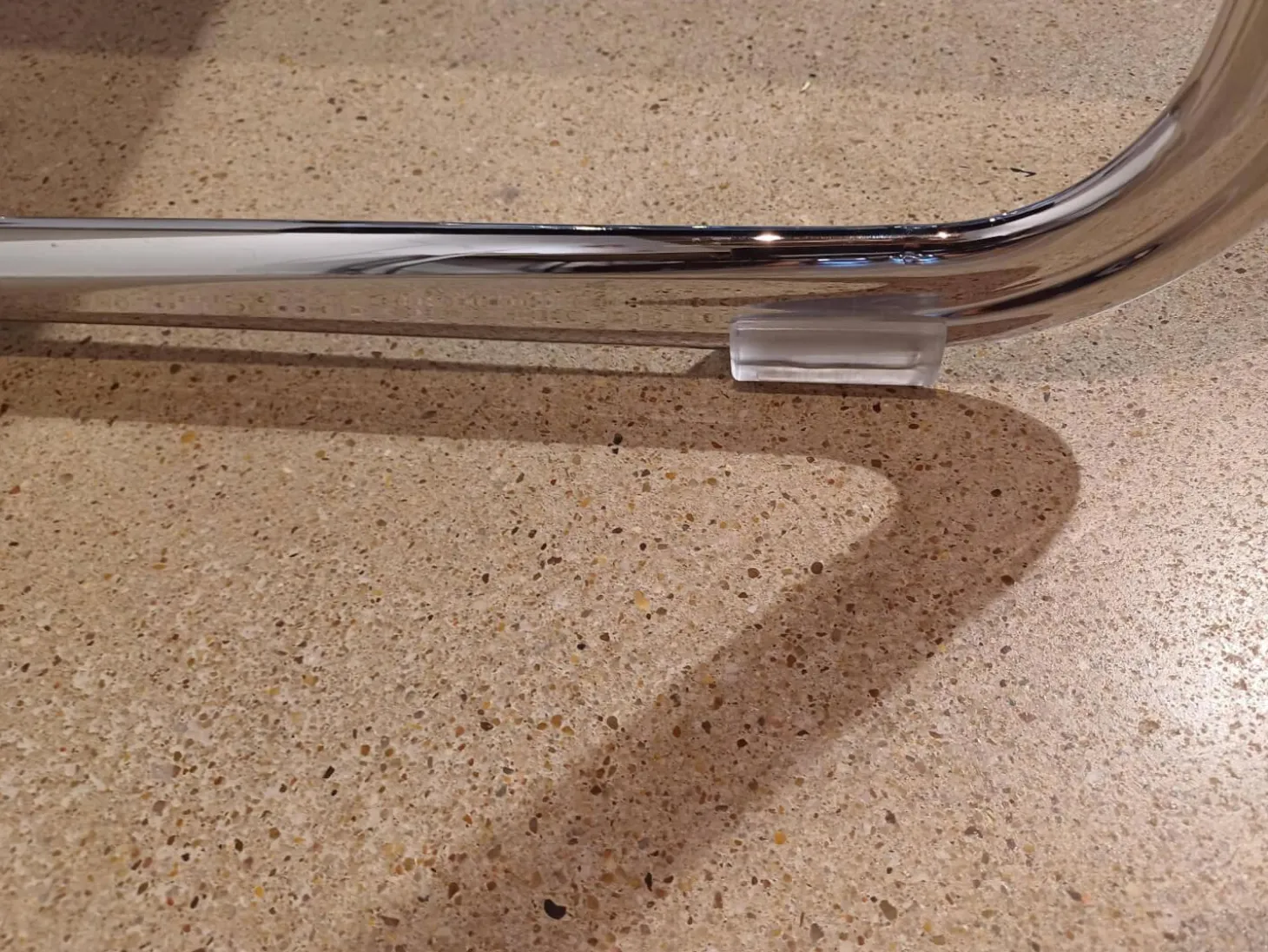 Stuhl D26i Armlehner Bezug Leder 1 Anthrazit Geflecht Anthrazit Gestell Verchromt Mit Filzgleitern