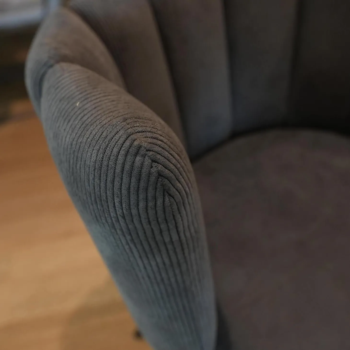 Stuhl Gaia Sitz Leder Siena Schwarz Anthrazit Rücken Stoff Lisboa 01 Grau Metallgestell Schwarz