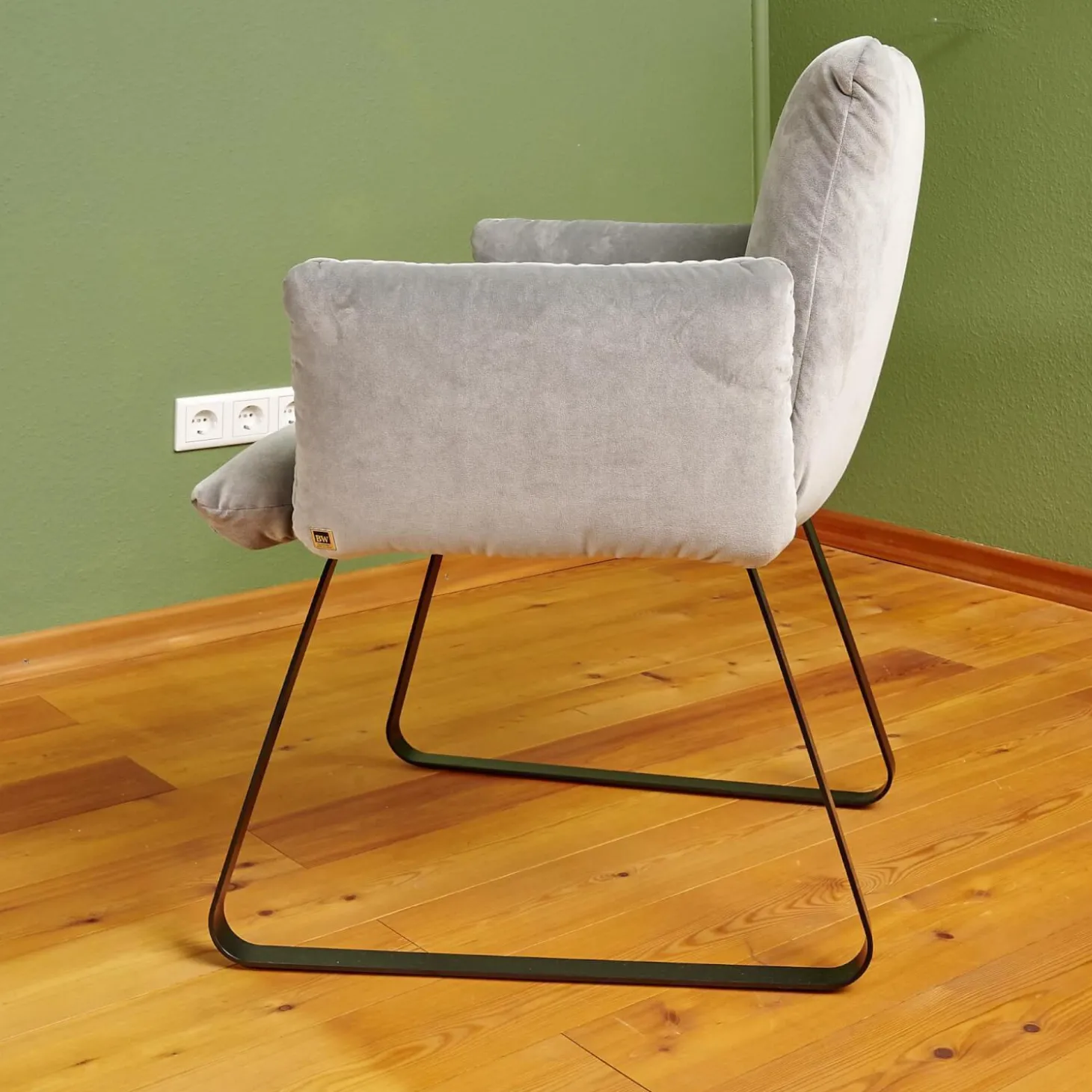 Stuhl Heaven Dining Mit Armlehnen Stoff City Velvet Reloaded Grau Kufe Metall Schwarz