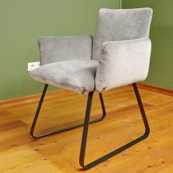 Stuhl Heaven Dining Mit Armlehnen Stoff City Velvet Reloaded Grau Kufe Metall Schwarz