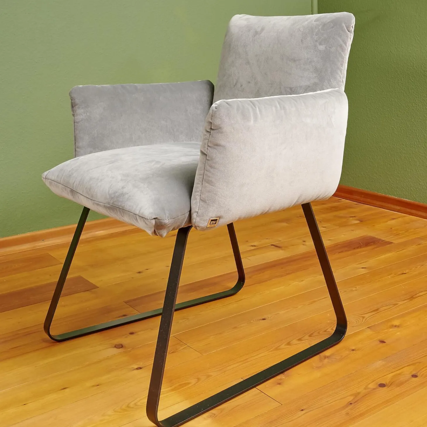 Stuhl Heaven Dining Mit Armlehnen Stoff City Velvet Reloaded Grau Kufe Metall Schwarz