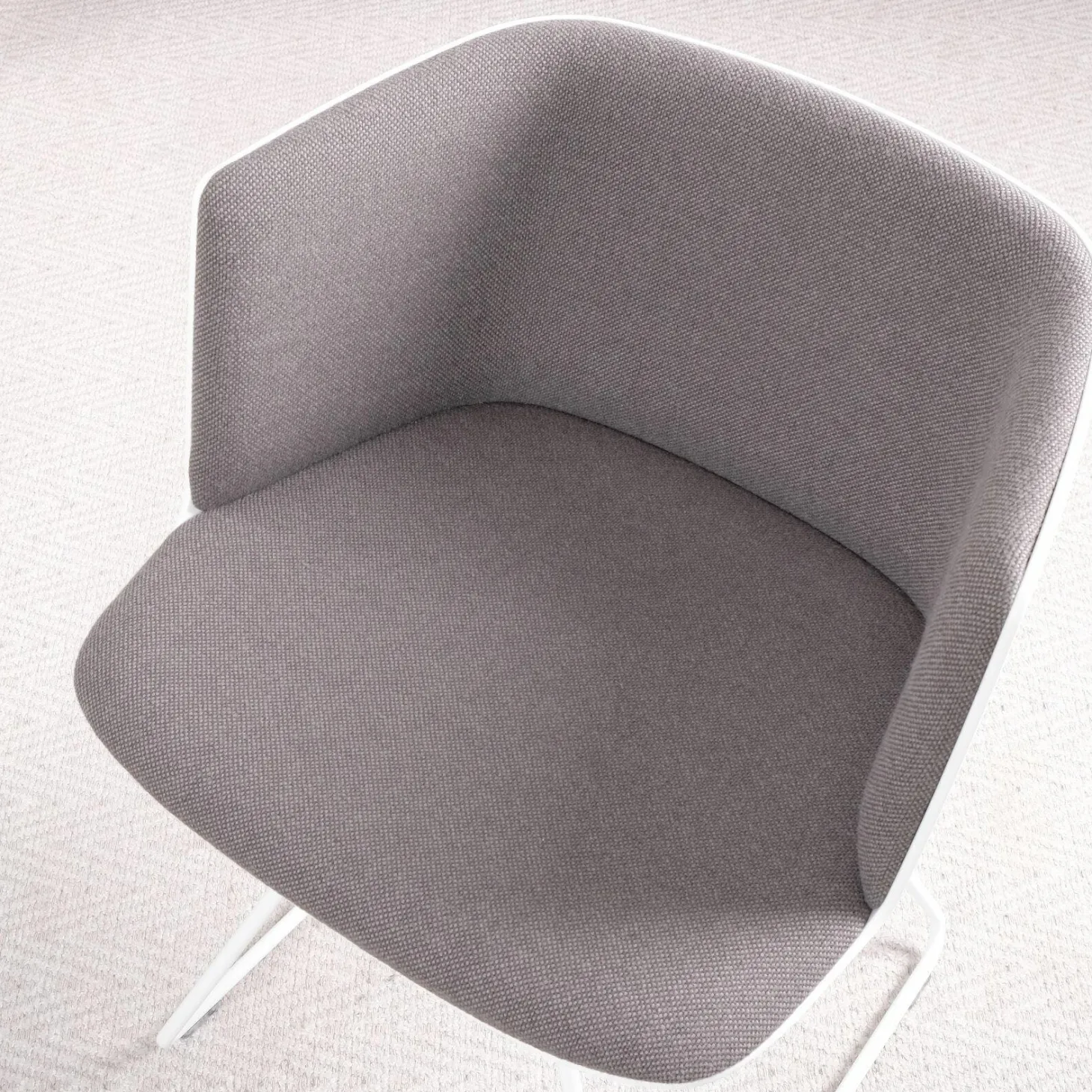 Stuhl kleiner Sessel Cut Stoff C Hallingdal 65 Grau Gestell Weiß