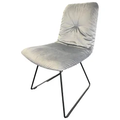 Stuhl Leya Stoff Sahco Avalon 0043 Silber Metall Kufengestell Tiefschwarz