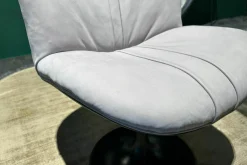 Stuhl Marilyn Leder Kashmir lilas Flieder Grau Gestell Metall Schwarz Lackiert