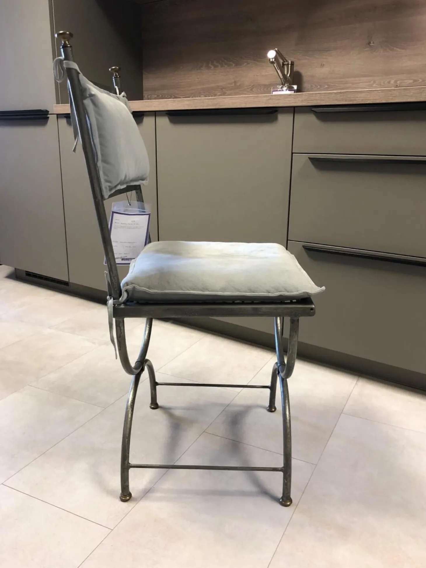 Stuhl Modell Ferro Rauleder Wassergrün Gestell Ausführung Metall