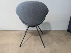 Stuhl Moon Stoff Dunkelgrau 4 MC Füße Schwarz