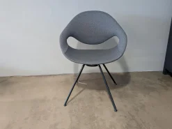 Stuhl Moon Stoff Dunkelgrau 4 MC Füße Schwarz