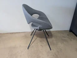 Stuhl Moon Stoff Dunkelgrau 4 MC Füße Schwarz