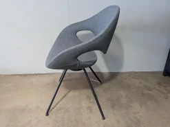 Stuhl Moon Stoff Dunkelgrau 4 MC Füße Schwarz