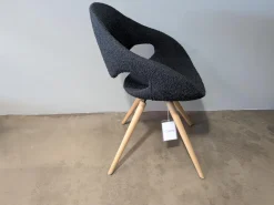 Stuhl Moon Stoff Schwarz 6P9 Füße Holz