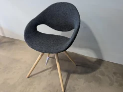 Stuhl Moon Stoff Schwarz 6P9 Füße Holz