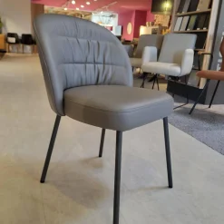 Stuhl Noa 690 Rolf Benz Leder 36 Mittel Quarzgrau Füße Umbragrau Lackiert