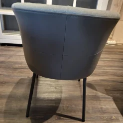 Stuhl Noa 690 Rolf Benz Stoff Hell Steingrau Rückschale mit Armteil Leder Mittel Quarzgrau Gestell Umbragrau