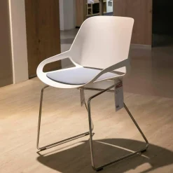 Stuhl Numo 1 Sitzschale Kunststoff Weiß Gestell Chrom Glanz