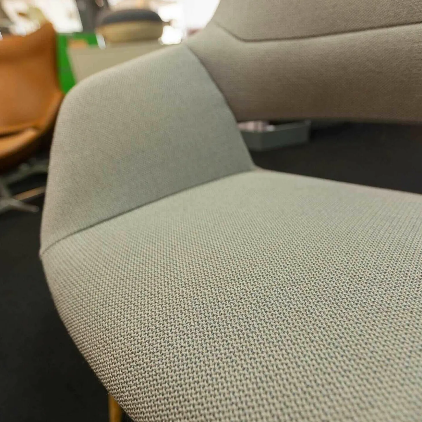 Stuhl Occo Conference Stoff Credo 17 Hellbraun Untergestell Eiche Natur