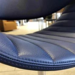 Stuhl Perillo Leder Dunkelblau Kreuzfuß Verchromt