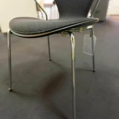 Stuhl Serie 7 Mit Armlehnen Stoff Hallingdal Schwarz Untergestell Stahlrohr Verchromt Sitzschale Esc