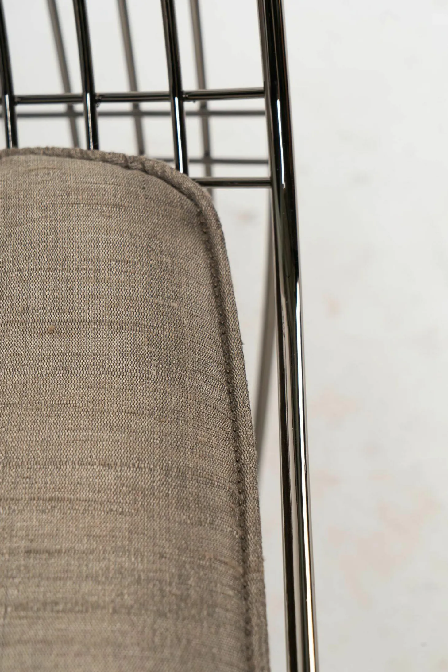 Stuhl Sign Filo F051704-0001 Metalldrähte Chrom Schwarz S054 inkl. Sitzkissen Sign Filo Pad Stoff Delhi G Col. 140 Grauschwarz