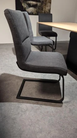 Stuhlgruppe 6222 Mit Bank Stoff 0565 82 Fango Grau Gestell Metall Schwarz Inklusive 2 Kissen