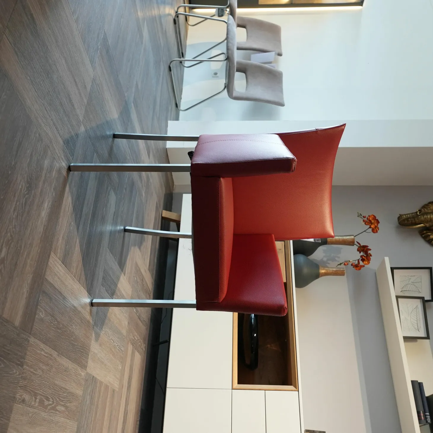 Stuhlgruppe Nova Stuhlwerk Leder Tendens Paprika Rot Und Kiesel Grau Gestell Edelstahl Quadratisch