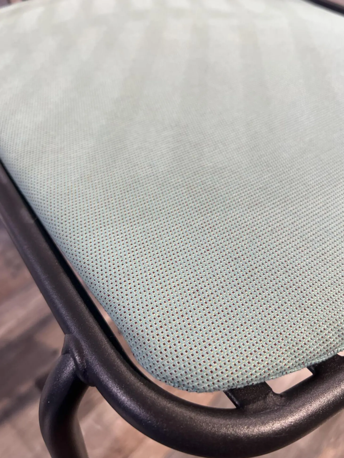 Stuhll Crona Steel 6340 Vierfußstahlgestell Sitzlamellen Aus Flachstahl Lava Schwarz Mit Sitzkissen Stoffbezug 6/0310840 Patio Farbe 840 Grün