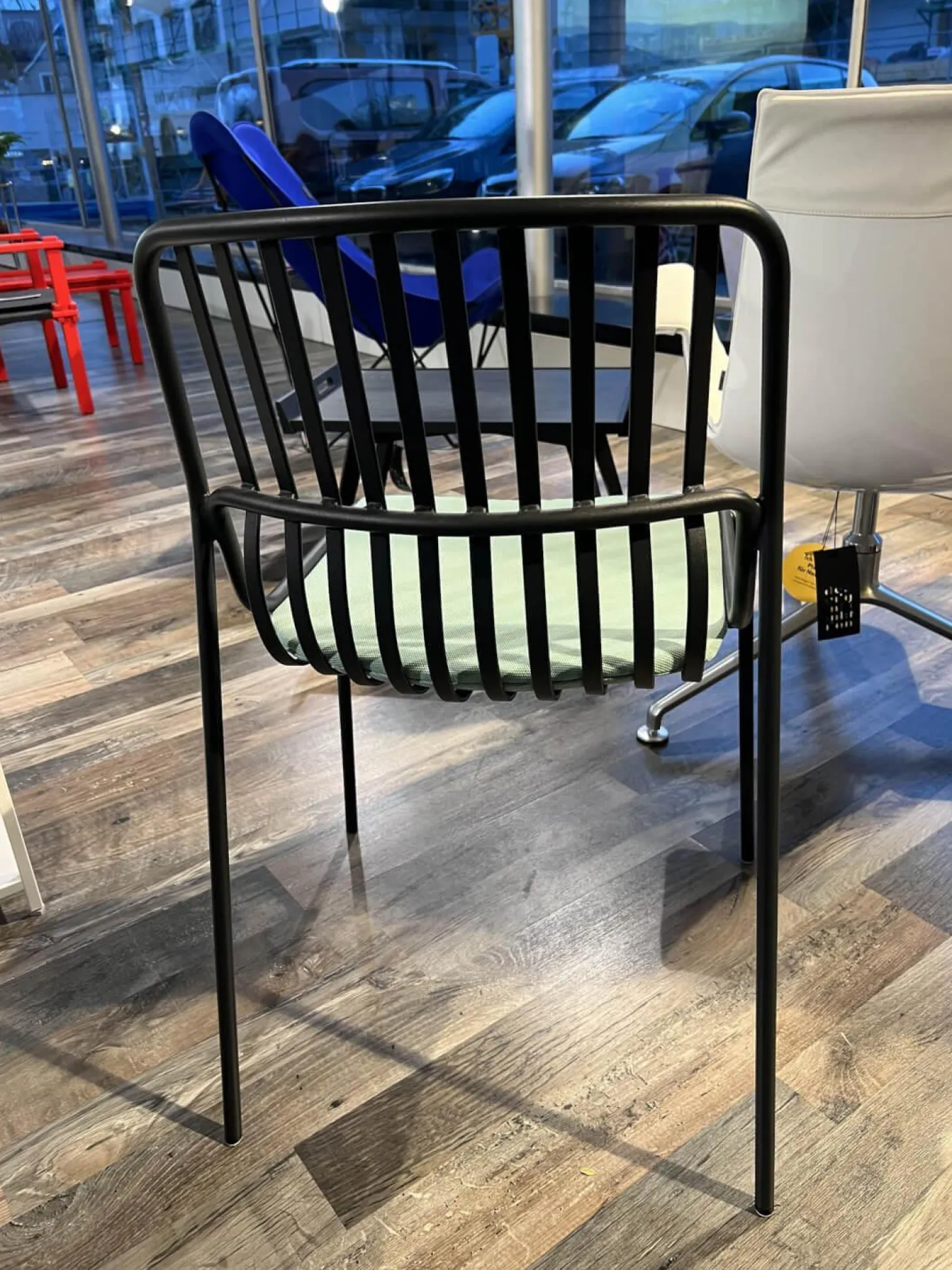 Stuhll Crona Steel 6340 Vierfußstahlgestell Sitzlamellen Aus Flachstahl Lava Schwarz Mit Sitzkissen Stoffbezug 6/0310840 Patio Farbe 840 Grün