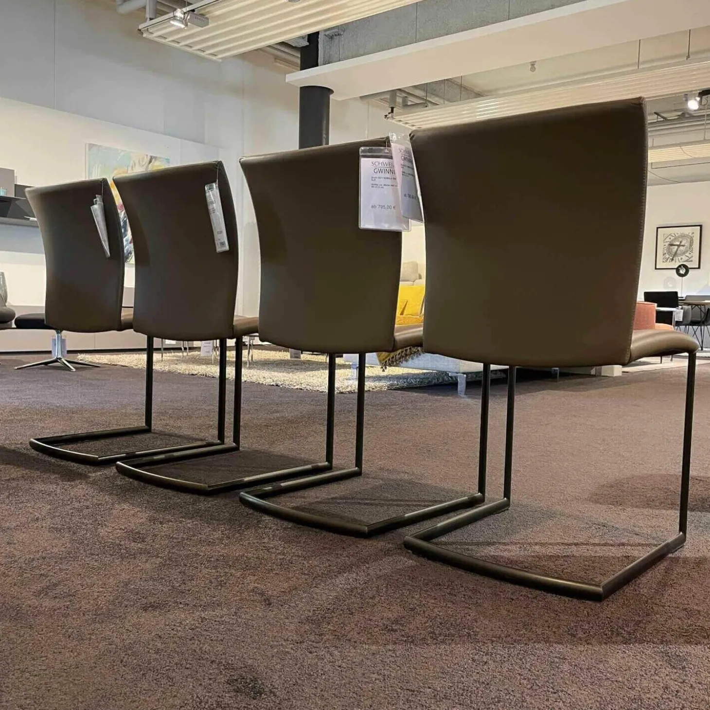 Stuhlset 2071 Nobile Swing Soft Leder I L627 Gestell Dunkelbronze